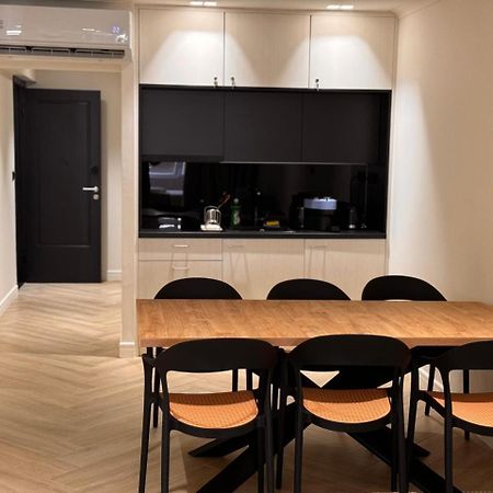 Aparthotel Triple A - Near Ermou Shopping Street - Family Hospitality - Free Parking! Atene Esterno foto